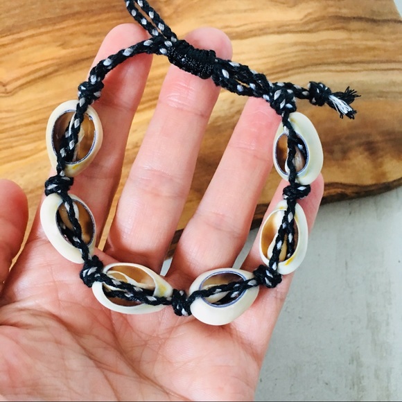 BOHO Shell Bracelet - Picture 5 of 6